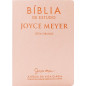 Bíblia de estudo Joyce Meyer com letra grande Capa flexível na cor salmão e beiras douradas